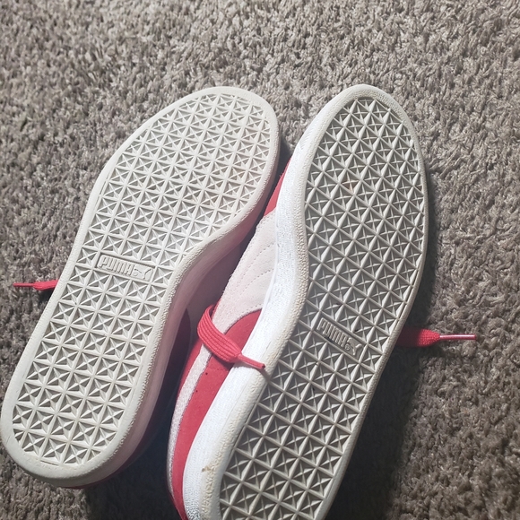 Mens Red Pumas - Picture 2 of 6